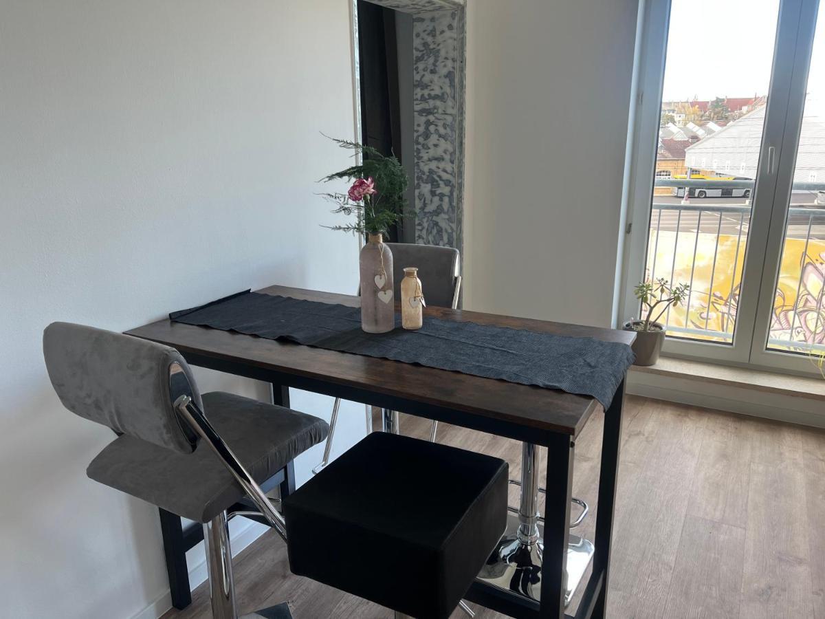 Apartment Juna Mit Tg Stellplatz Leipzig Exterior foto